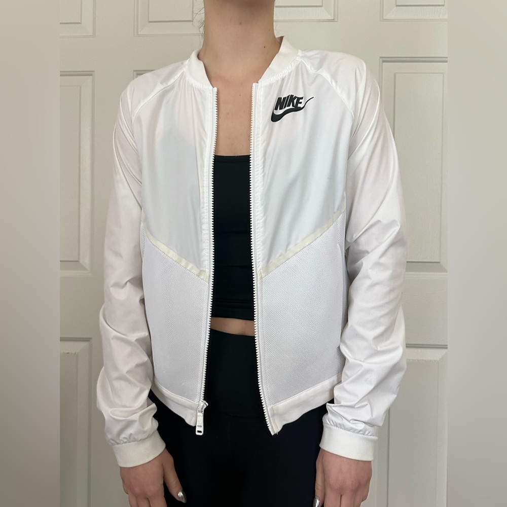 White Nike Windbreaker